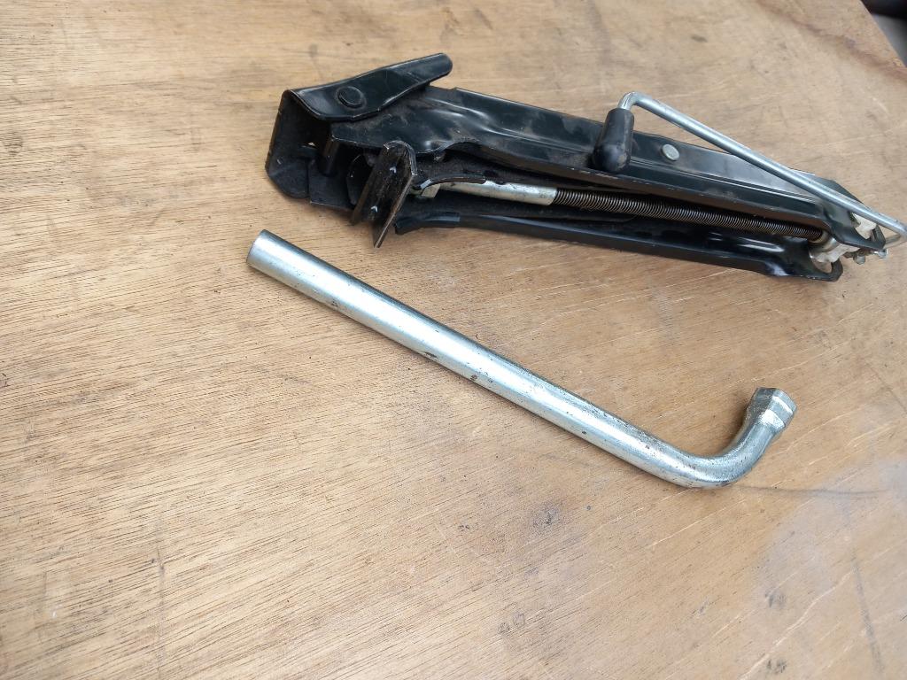 krik vw transporter t5, t6 met boutensleutel, Ophalen of Verzenden, Nieuw, Volkswagen