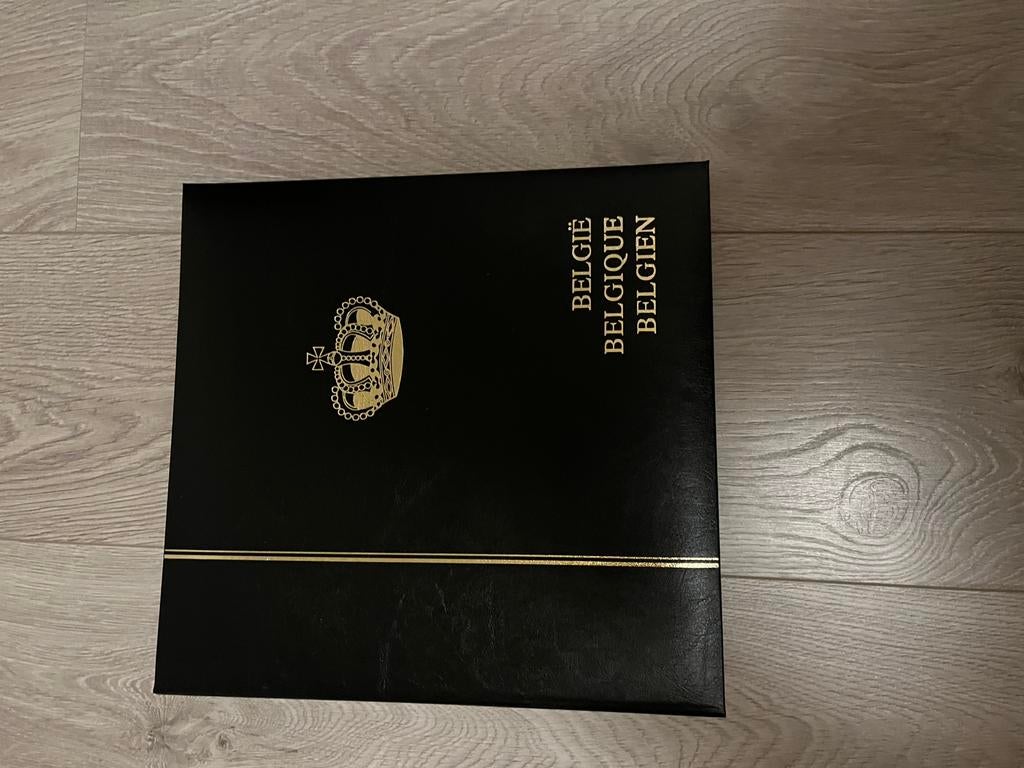 Filatelie album Belgische Dynastie, Ophalen