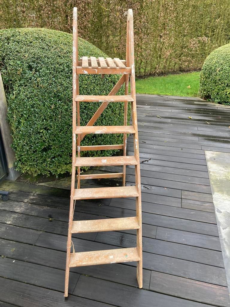 Oud trapladdertje, Ophalen