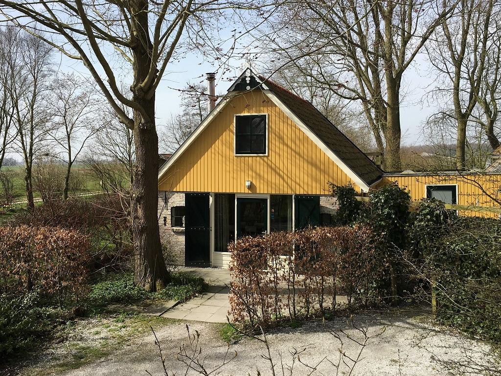 Sfeervol vakantiehuisje in Friesland bij Lauwersmeer, 2 slaapkamers, Open haard, Landelijk, Friesland