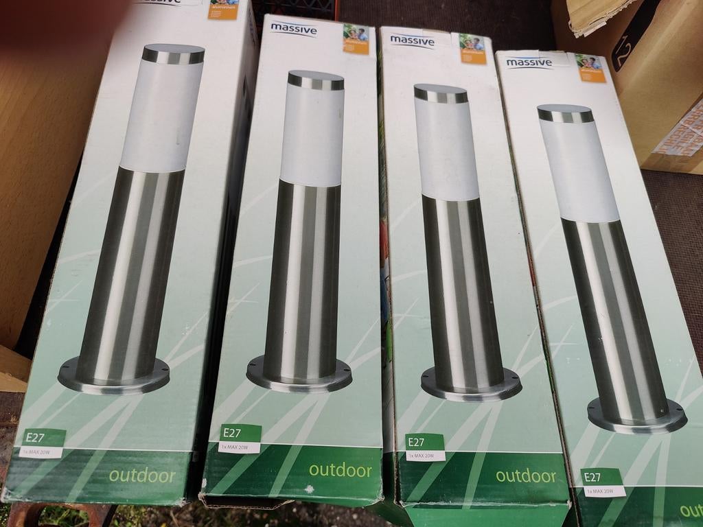 4 tuinlampen, Ophalen of Verzenden, Zo goed als nieuw