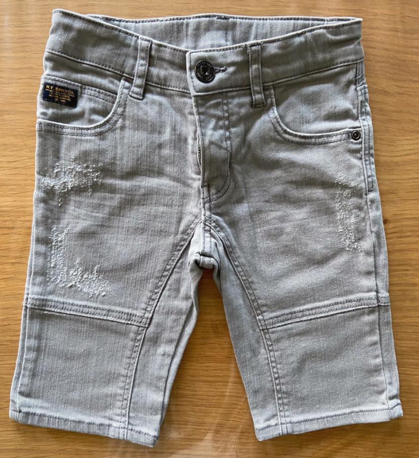 Bermuda gris en jeans H&M - 4 ans - 5€, Kinderen en Baby's, Kinderkleding | Maat 104, Ophalen of Verzenden, Zo goed als nieuw