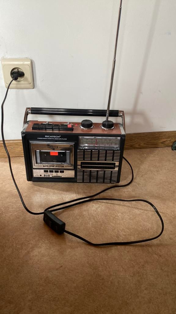 Radio cassette USB key geheugenkaart werkt zeer goed