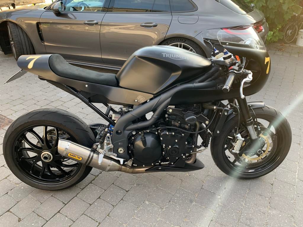TRIUMPH SPEED TRIPLE 1050 café racer, Motoren, Sportuitlaat, 3 cilinders, 1050 cc, Meer dan 35 kW