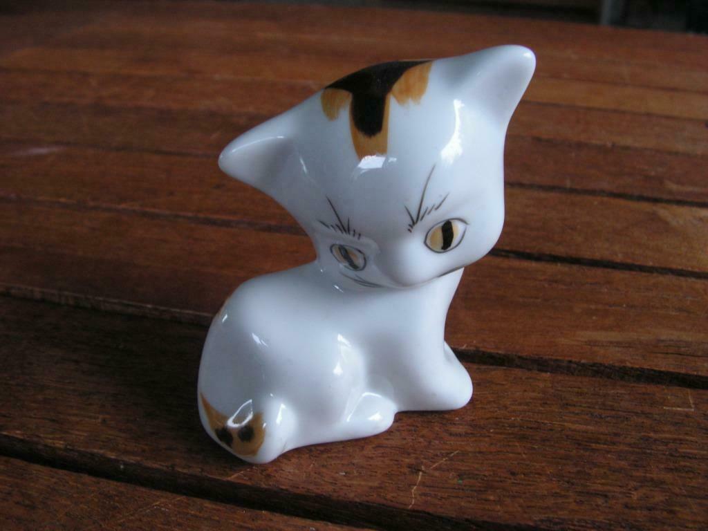Porseleinen beeldje van kat., Ophalen of Verzenden, Zo goed als nieuw, Porselein, Beeldje(s)