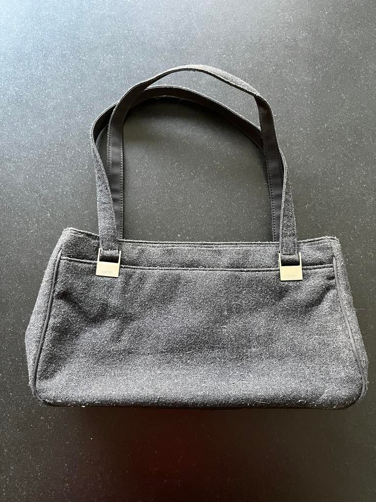 Esprit grijze handtas. Goede staat., Handtassen en Accessoires, Tassen | Damestassen, Ophalen of Verzenden, Gebruikt, Grijs, Handtas