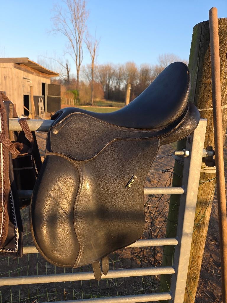 Wintec Cair vzh 18" zwart, Animaux & Accessoires, Chevaux & Poneys | Selles, Utilisé, Récréation, Enlèvement