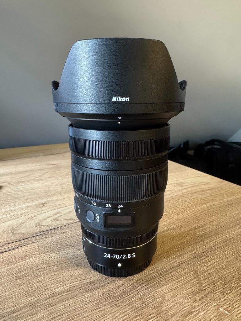 Nikon Z 24-70mm f/2.8 S, Audio, Tv en Foto, Foto | Lenzen en Objectieven, Ophalen, Zo goed als nieuw, Standaardlens, Zoom
