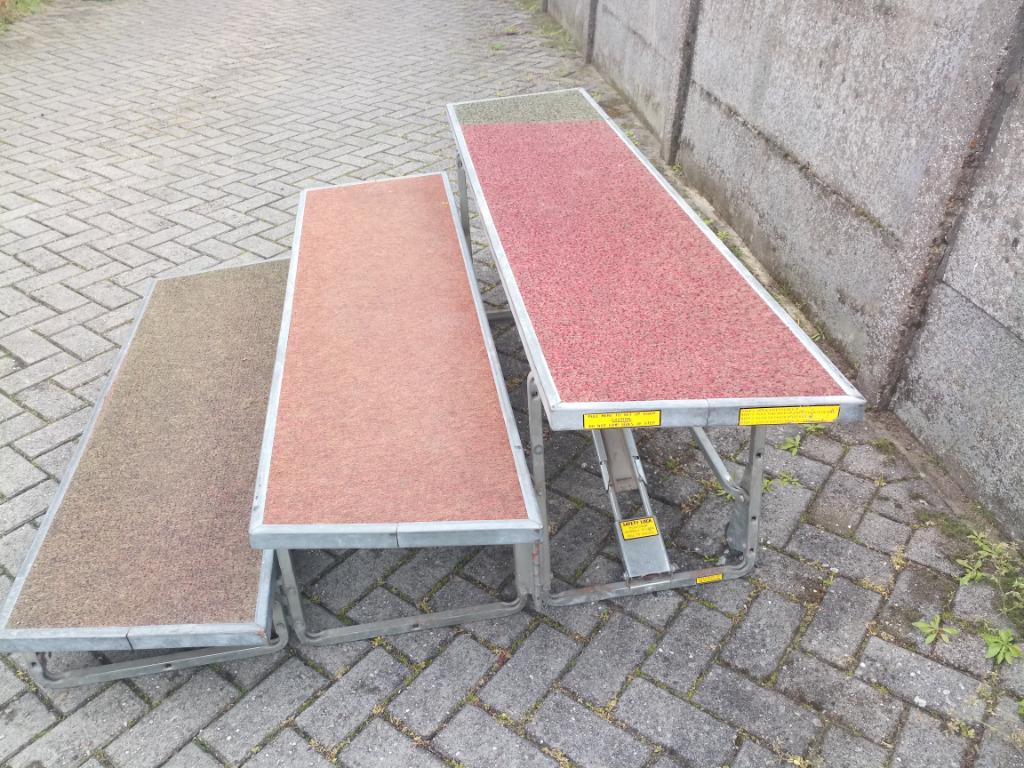 Trapje, tribune, podiumtrap opvouwbaar (4st), Ophalen, Gebruikt