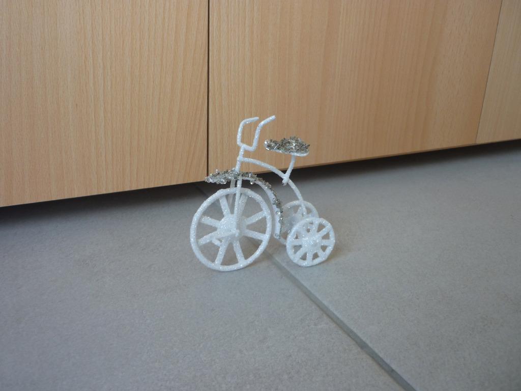 Witte glitter miniatuur fiets driewieler decoratie, Ophalen of Verzenden, Decoratie