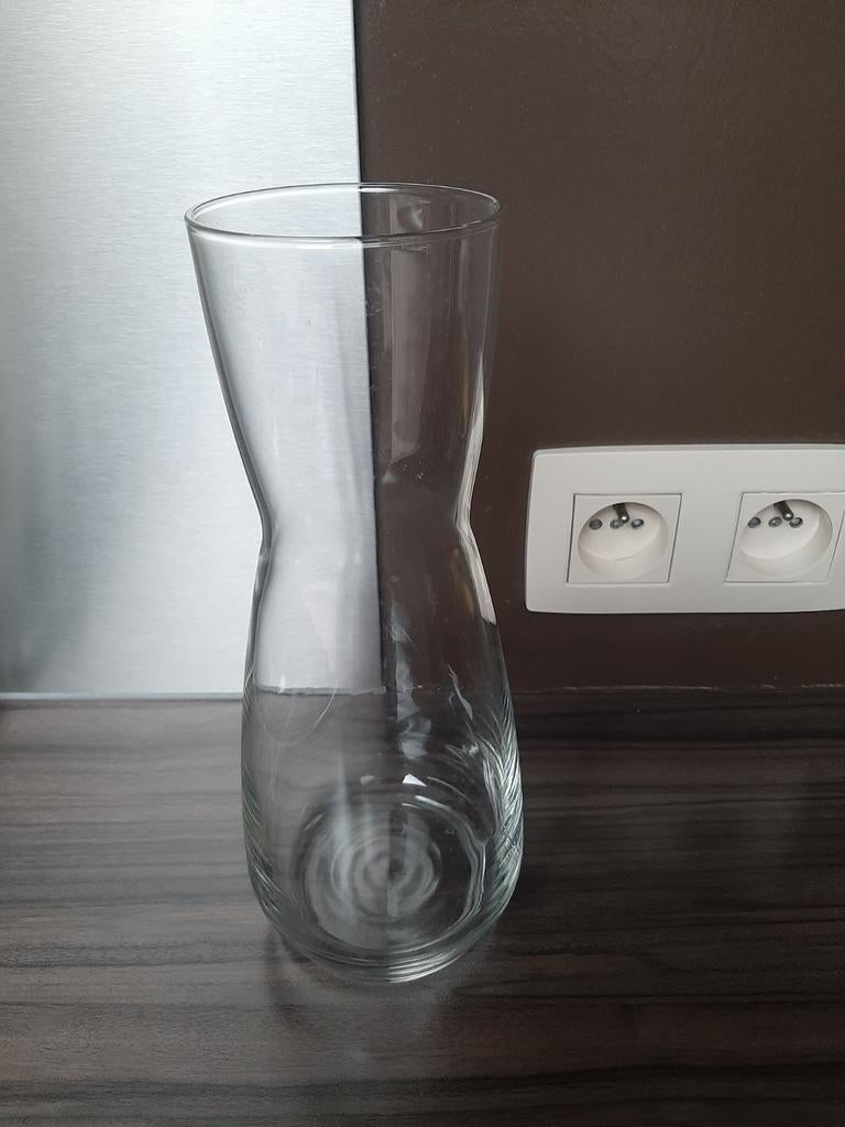Glazen vaas 25 cm hoog, Ophalen of Verzenden, Zo goed als nieuw