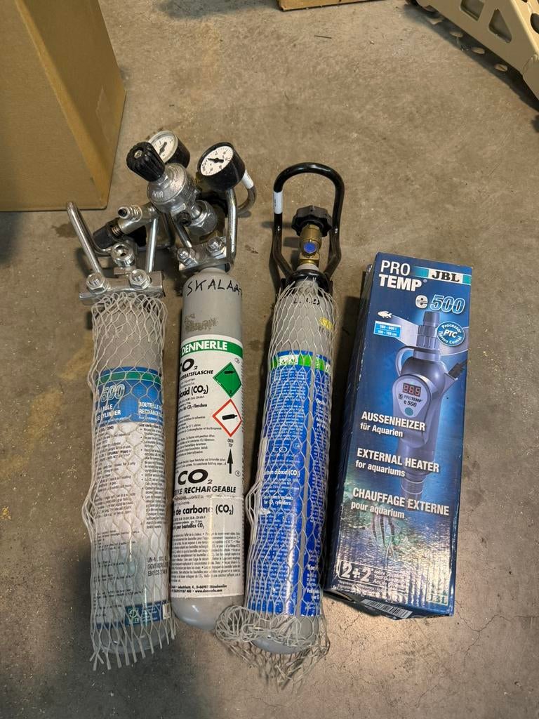Co2 aquarium + verwarming, Enlèvement, Comme neuf, CO2