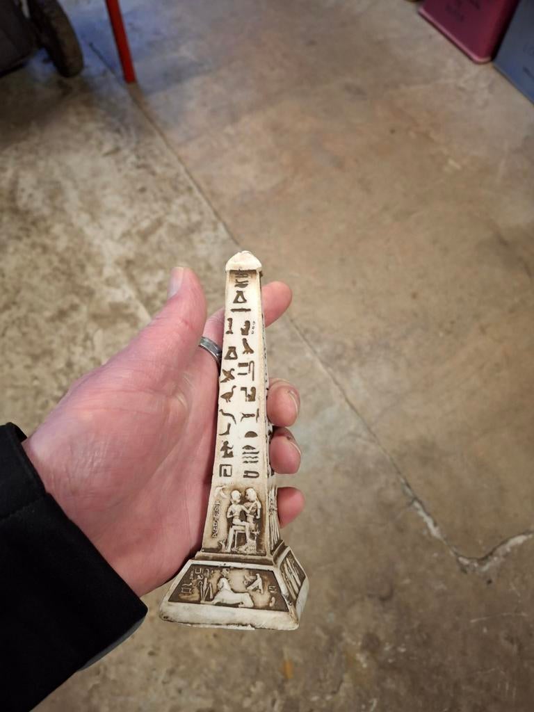 Obelisk, Antiek en Kunst, Ophalen