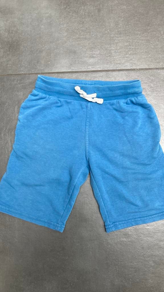 327: blauwe short maat 128, Enlèvement ou Envoi, Utilisé, Garçon, Pantalon