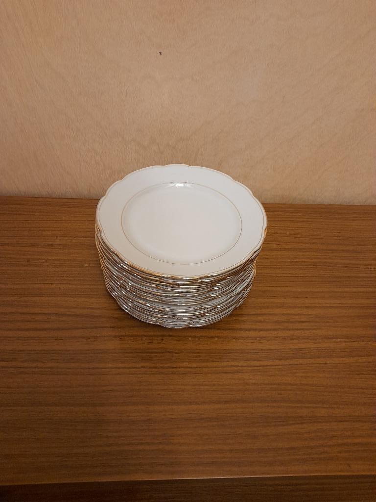 Assiettes à dessert porcelaine Ćmielów Pologne, comme neuf, Antiek en Kunst, Antiek | Porselein, Ophalen