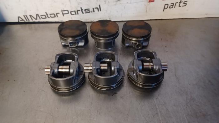 Piston d'un BMW 5-Serie, -, 3 mois de garantie, Utilisé, -