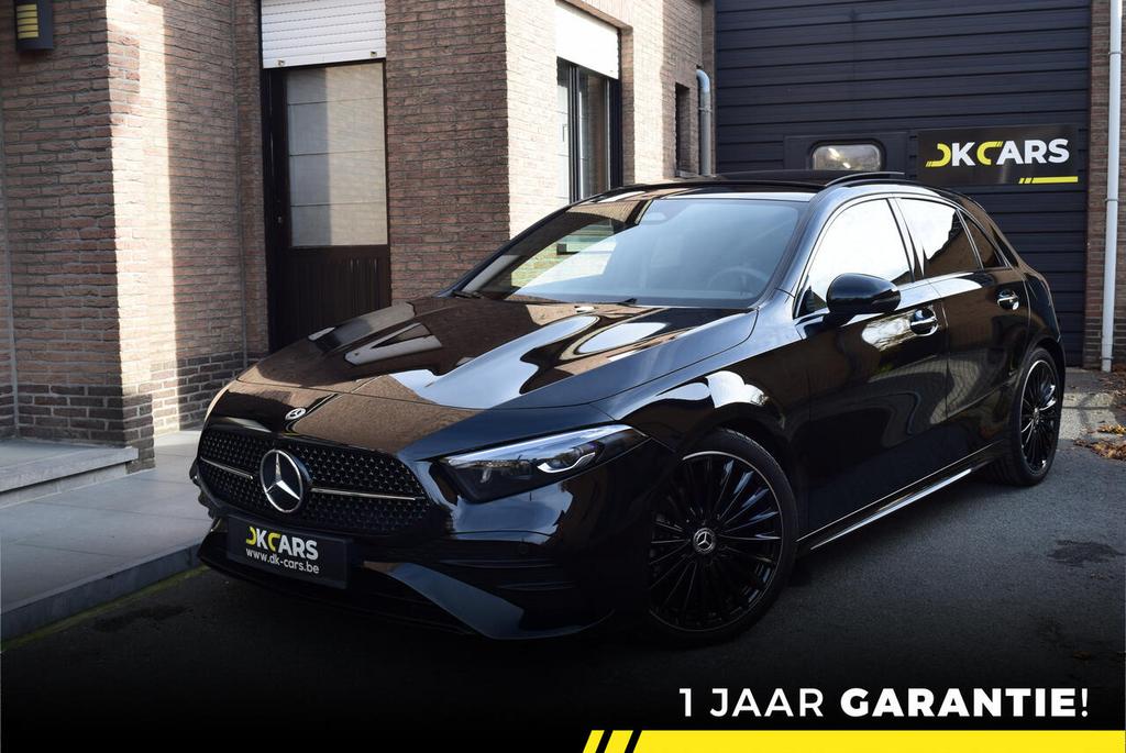 Mercedes-Benz, A 180, e AMG Line M-HEV - NAVI / LED / PANO, 1395 cc, 5 deurs, 3 cilinders, USB