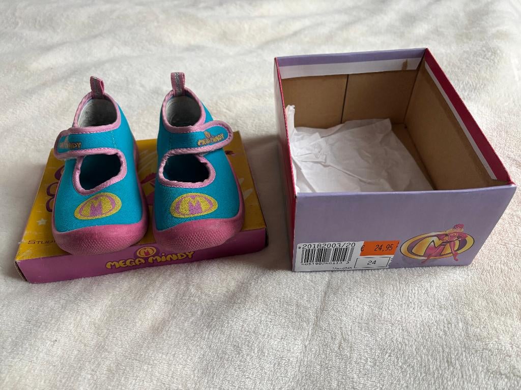 Pantoufles Mega Mindy pointure 24, Enlèvement ou Envoi, Utilisé, Pantoufles, Fille
