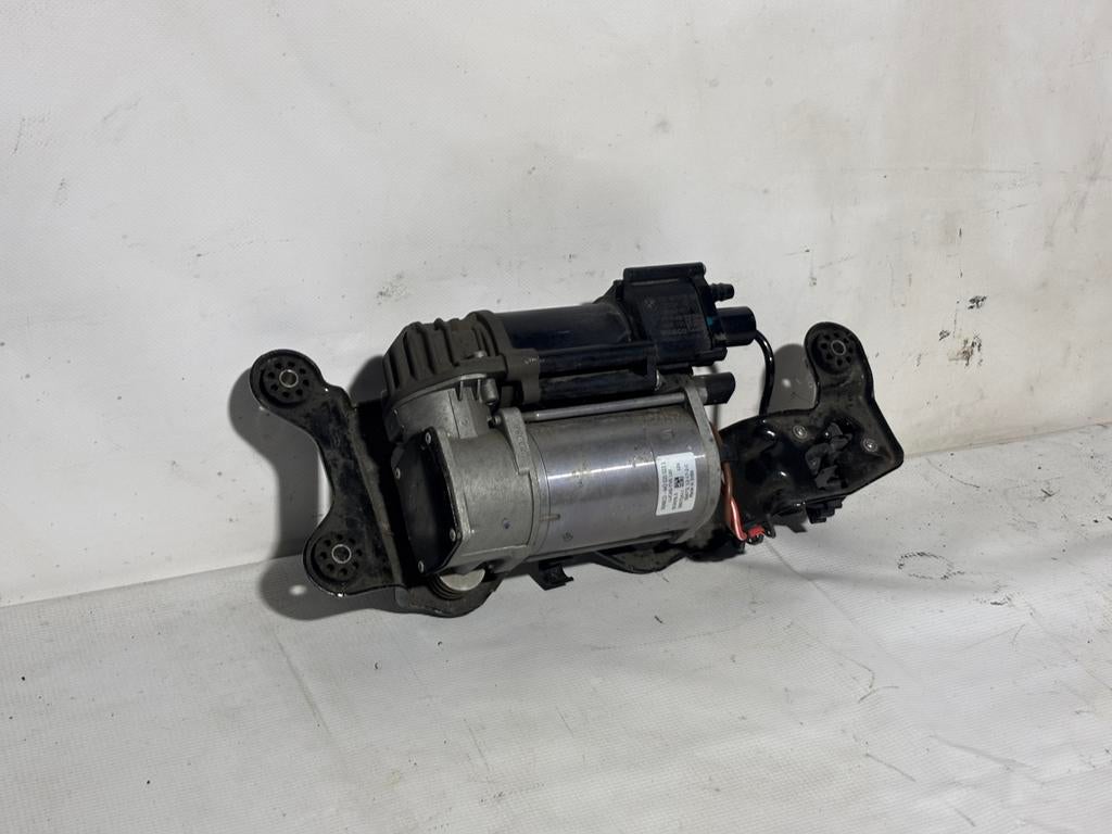 BMW X5 X6 F15 F16 F85 F86 6875177 OPHANGINGSCOMPRESSOR, Ophalen, Gebruikt, BMW, BMW