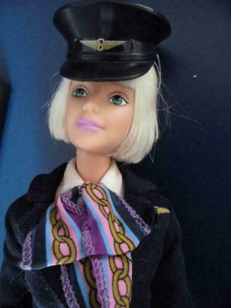 Poupée Barbie hôtesse de l'air, Enlèvement ou Envoi, Comme neuf, Barbie