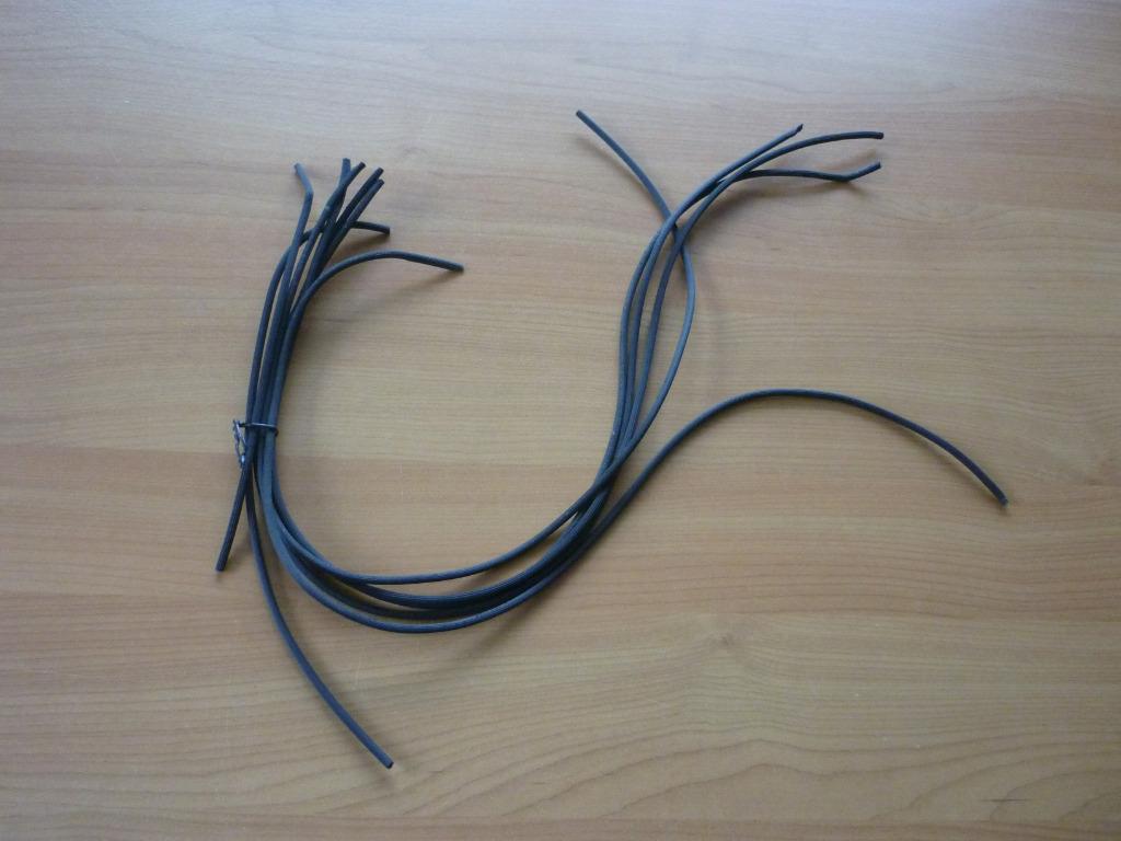 Gratis Stukken zwarte inrolpees inrolpezen DIY vliegenraam, Ophalen of Verzenden