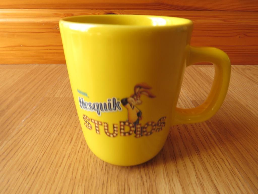 mug tasse Nesquik studios nourishing possibility, Maison & Meubles, Cuisine | Vaisselle, Enlèvement ou Envoi, Comme neuf, Tasse(s) et/ou soucoupe(s)