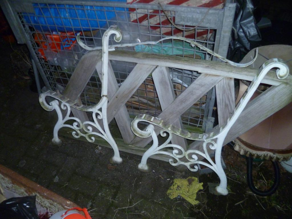 KOPPEL GIETIJZEREN BANKPOTEN, Ophalen