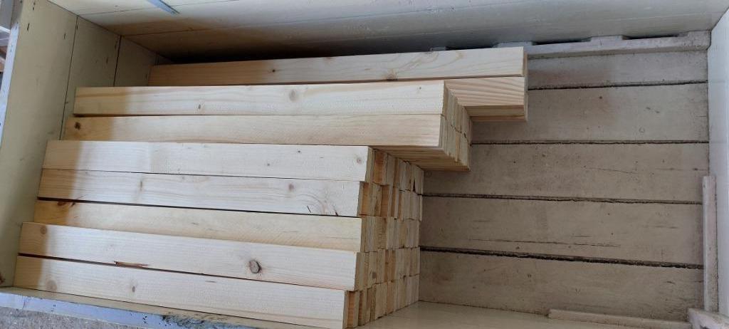 Stevige houten latjes, Ophalen, Zo goed als nieuw, Vuren, Plank