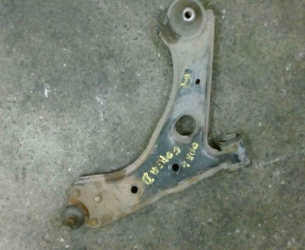 Triangle avant droit Opel Corsa D 1.4i 66kw 2006-2010, Enlèvement ou Envoi, Utilisé, Opel
