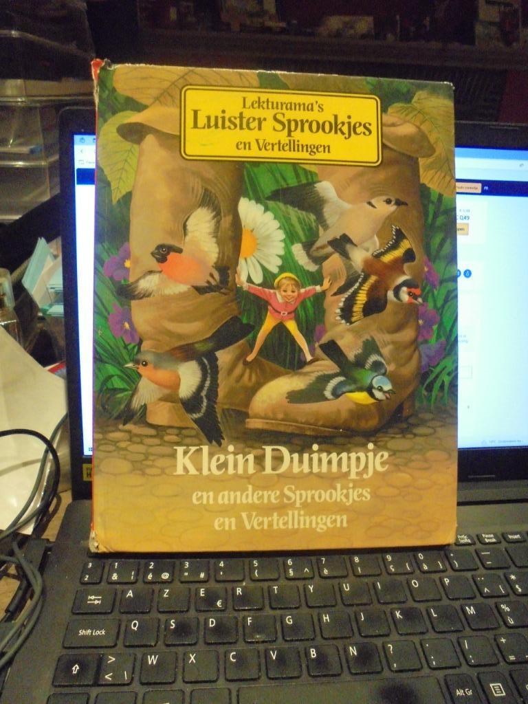 Klein duimpje en andere sprookjes vertellingen, Ophalen of Verzenden, Gelezen