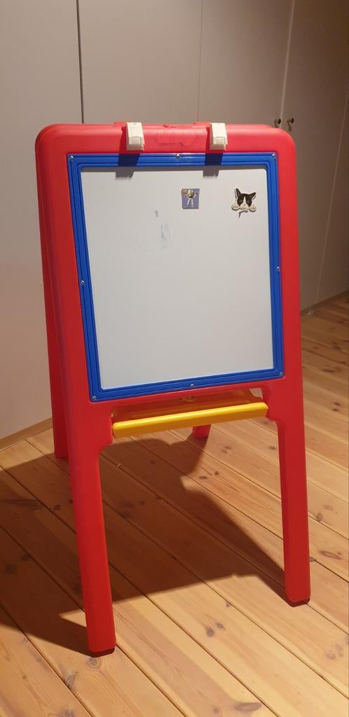 Tableau noir pliable recto-verso : craie et marqueur, Enlèvement