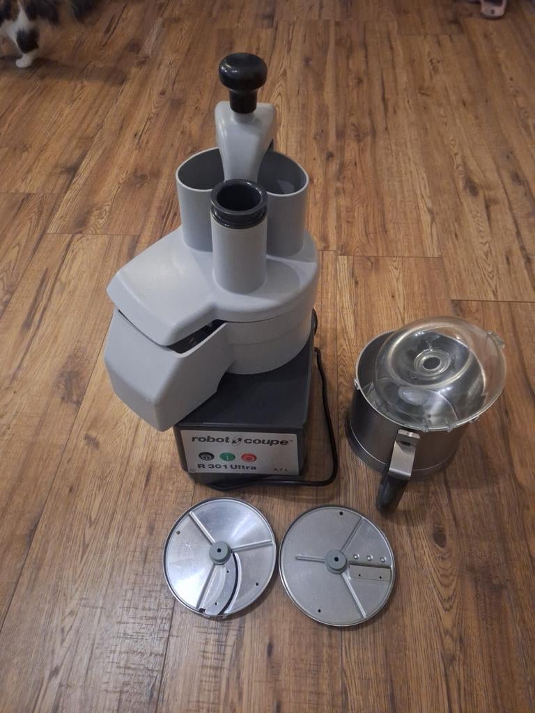 Robot coupe R301 Ultra, Articles professionnels, Horeca | Équipement de cuisine, Autres types, Utilisé, Enlèvement