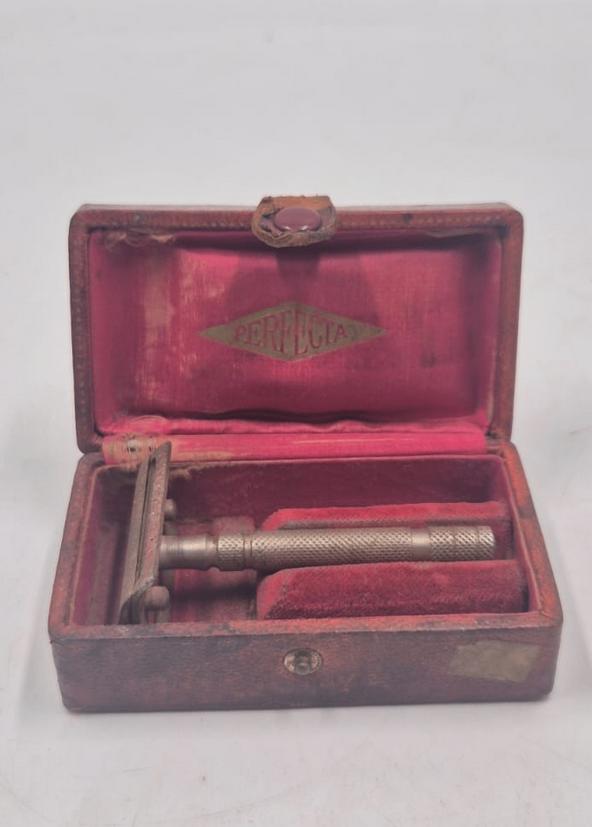 Ancien rasoir PERFECTA à double tranchant, Collections, Enlèvement ou Envoi