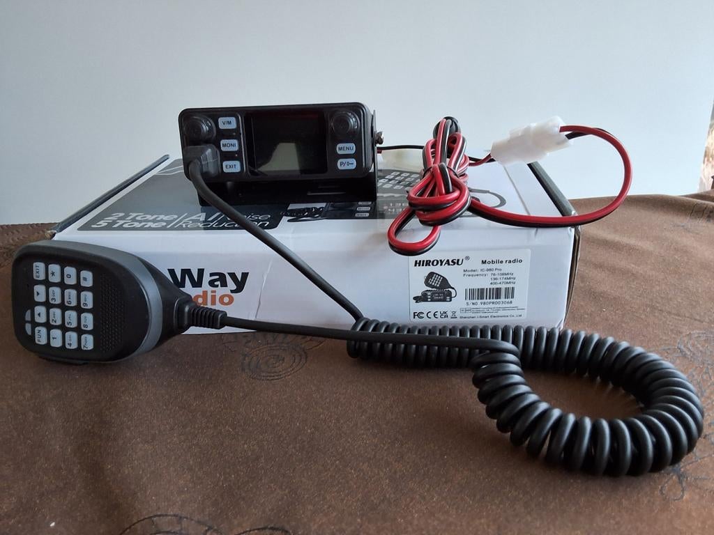 2m / 70cm mobiel portabel toestel, Telecommunicatie, Zenders en Ontvangers, Ophalen