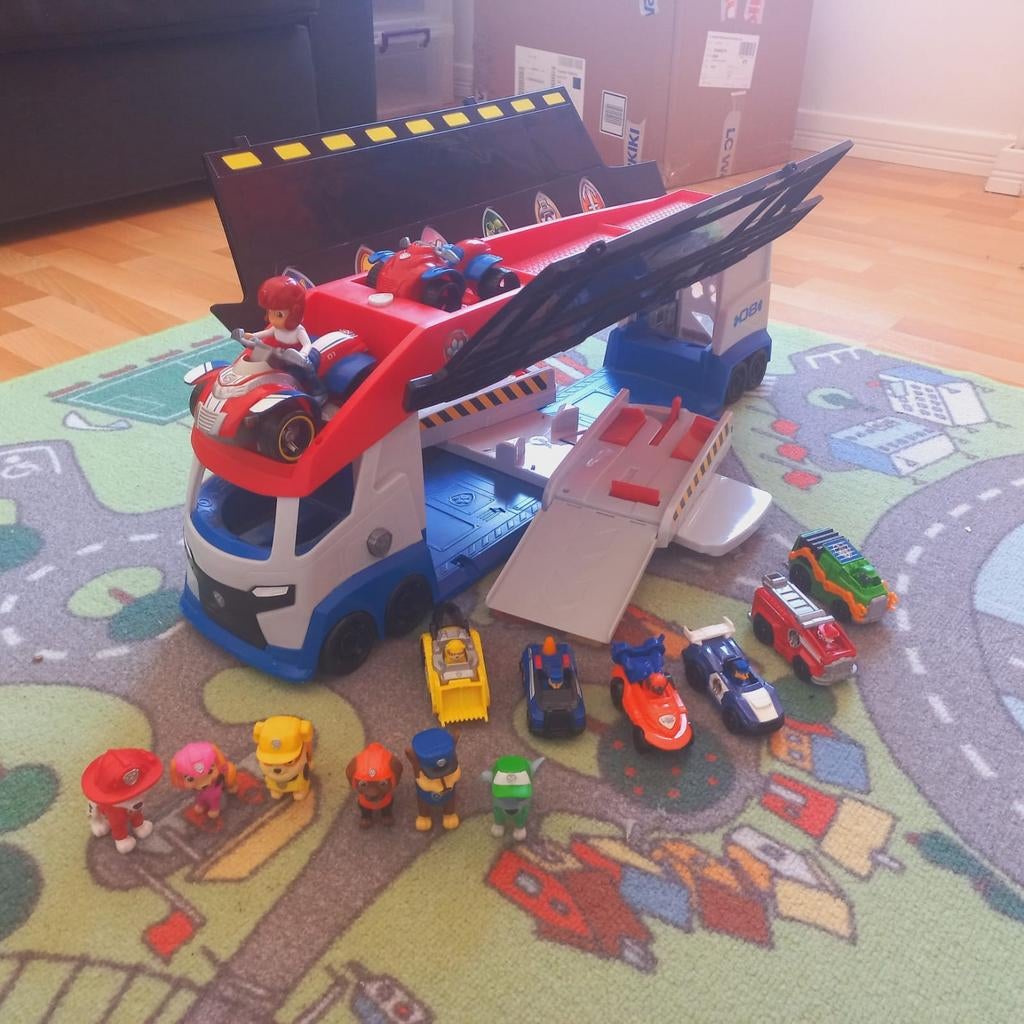 Ensemble Pat Patrouille, camion, voitures et figurines., Enlèvement