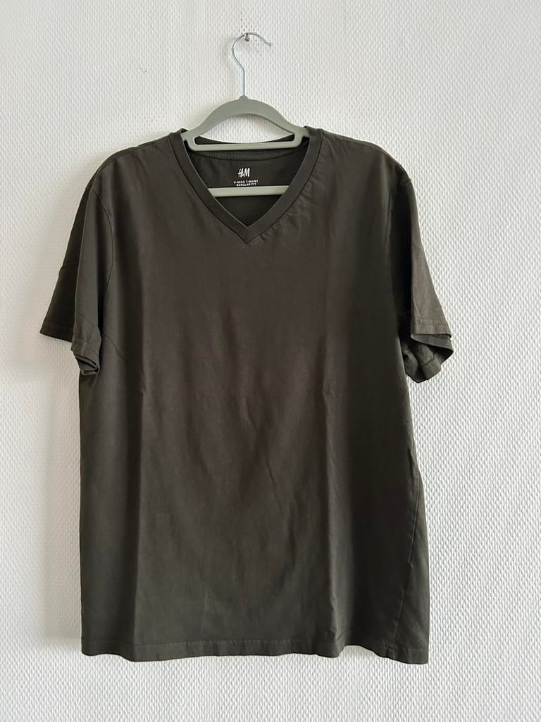 Kaki t-shirt V-hals H&M maat L, Kleding | Heren, T-shirts, Maat 52/54 (L), Ophalen of Verzenden, Zo goed als nieuw, H&M