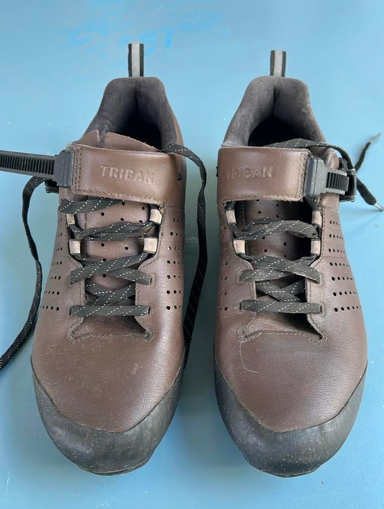 Chaussures de vélo Triban taille 43, Enlèvement ou Envoi, Course à pied ou Cyclisme, Brun, Decathlon
