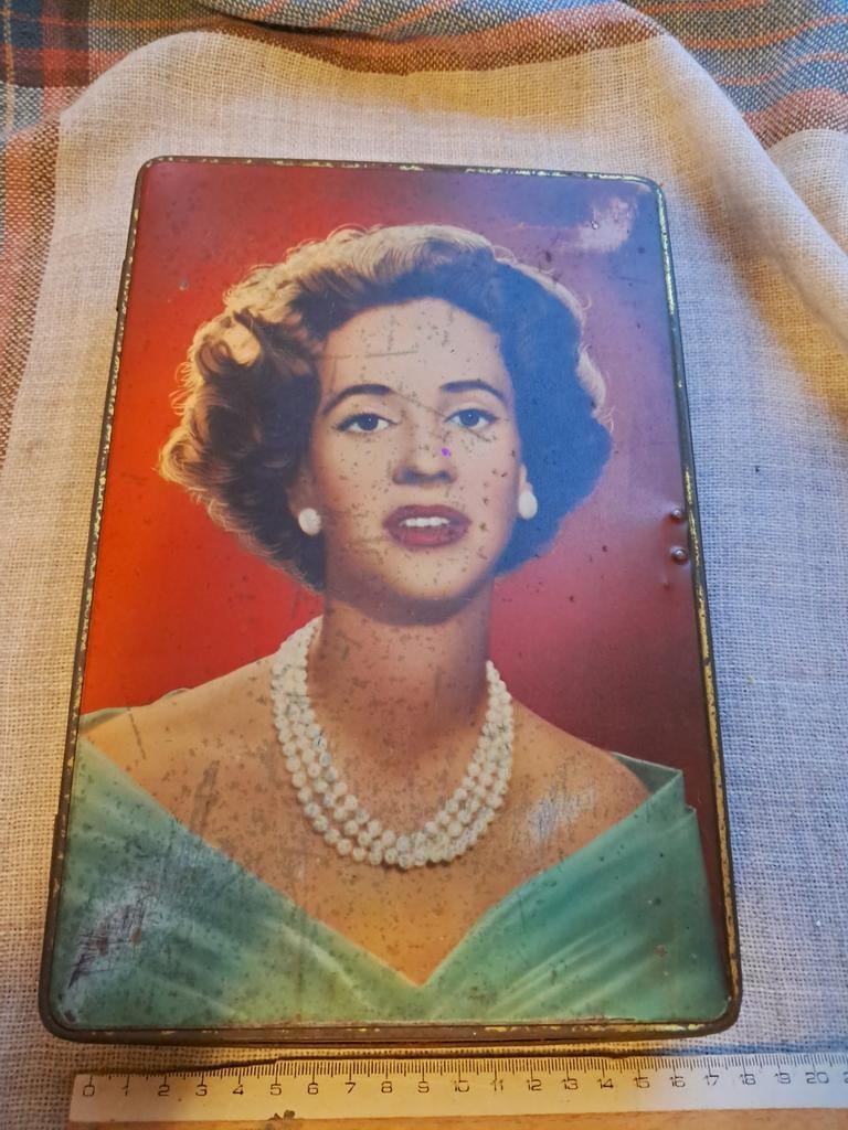 Metalen doos, koningin Fabiola van België, Verzamelen, Ophalen of Verzenden