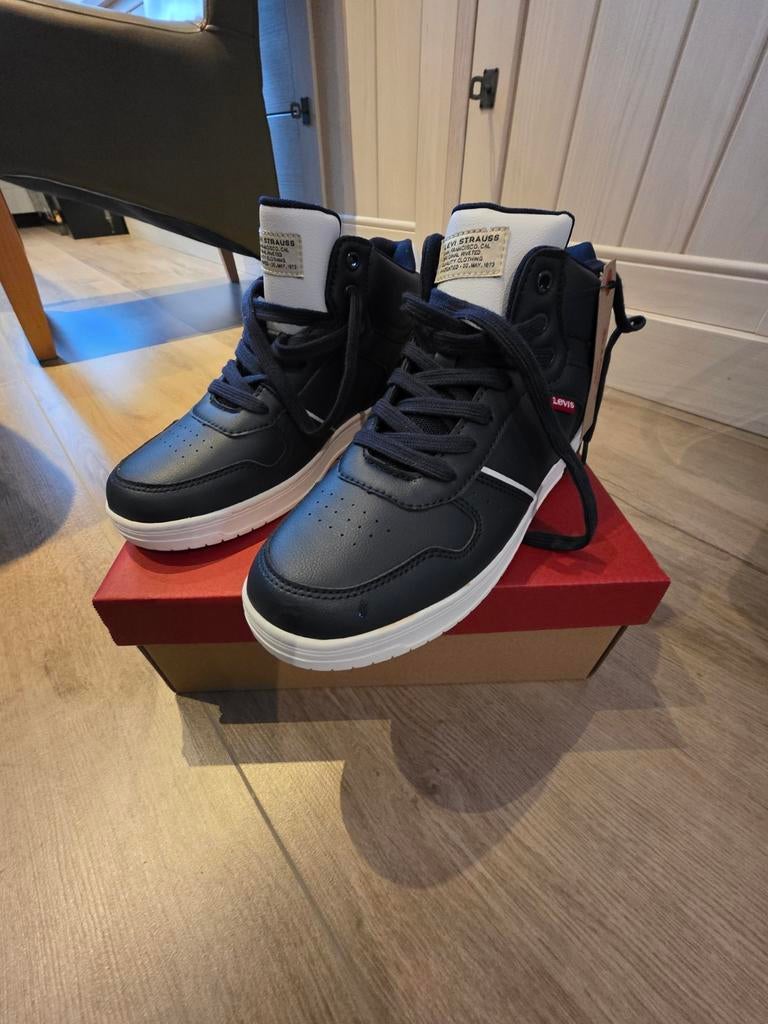 Sneakers levi's, Ophalen