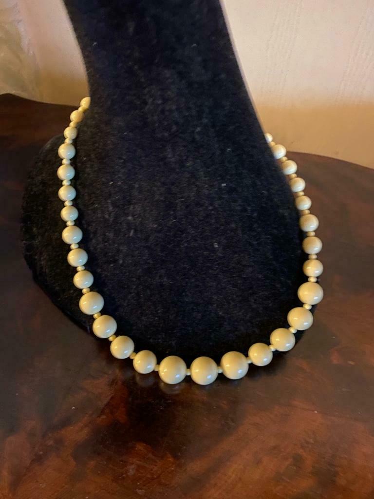 Collier, Bijoux, Sacs & Beauté, Colliers, Enlèvement, Comme neuf, Blanc, Synthétique