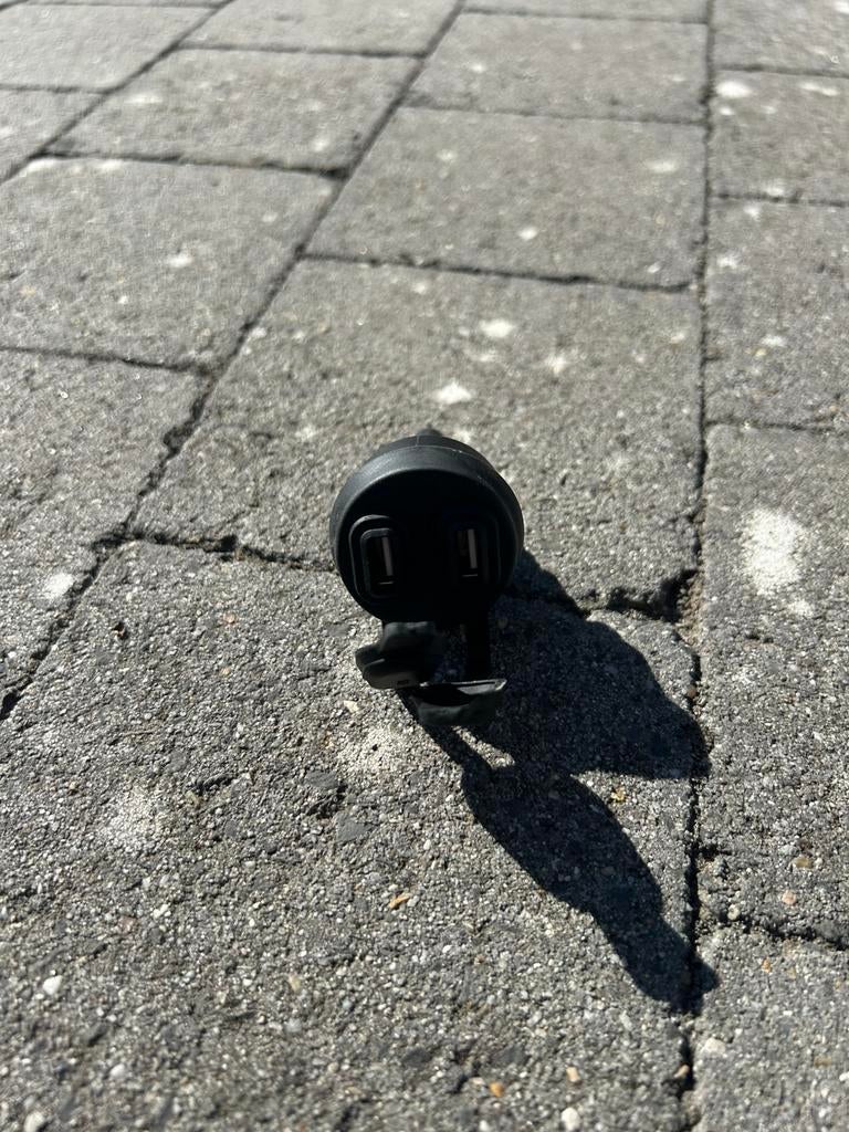 Touratech dubbele USB-inbouwaansluiting  BMW-motorfietsen, Motoren, Ophalen