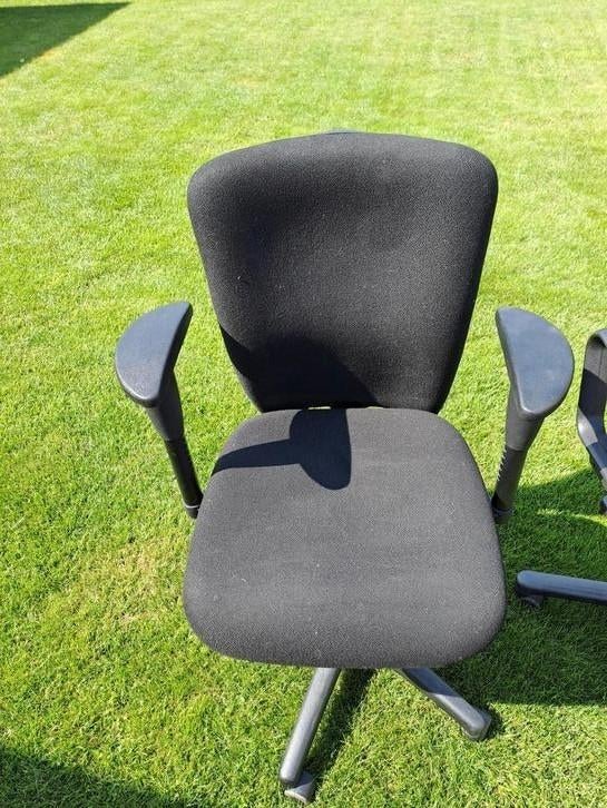 Bureau stoelen nog 2 zwarte., Enlèvement, Utilisé