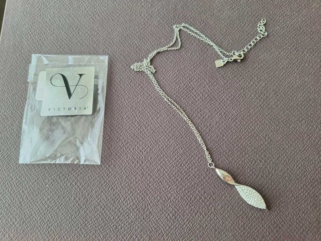Halsketting Victoria nieuw, Handtassen en Accessoires, Kettingen, Ophalen of Verzenden