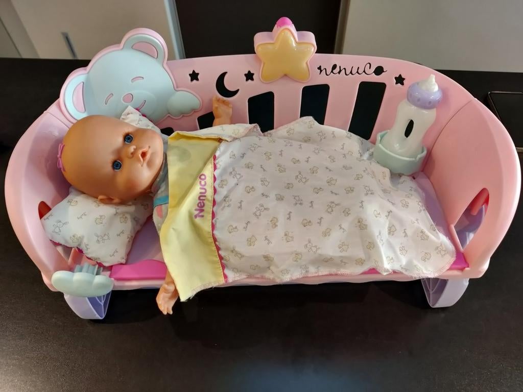 Nenulco pop met bed., Ophalen