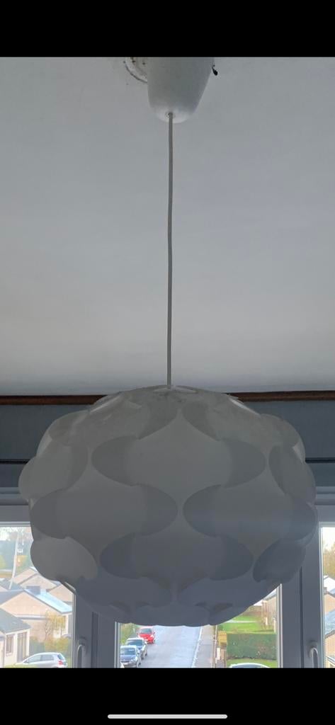 Lustre IKEA avec ampoule, Maison & Meubles, Lampes | Suspensions, Comme neuf