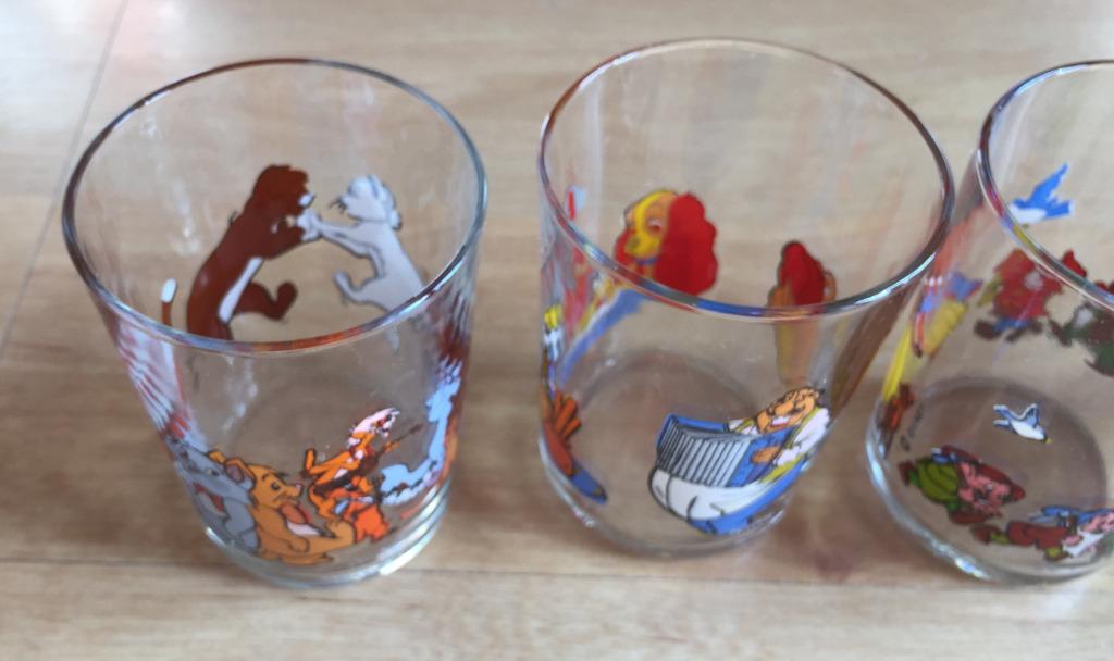 4 glazen DISNEY Mickey Aristocats Belle Tramp uit de jaren 9, Ophalen of Verzenden, Mickey Mouse, Zo goed als nieuw, Overige typen