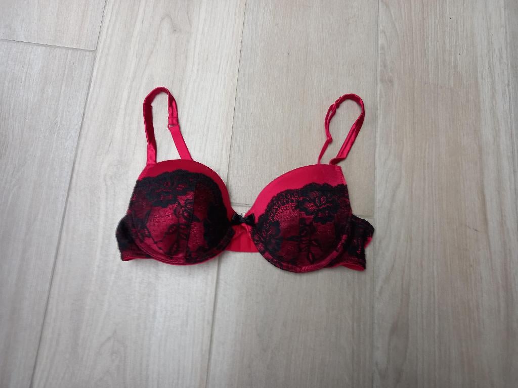 Comme neuf : joli soutien-gorge taille EU:75b ou F:90B, Enlèvement ou Envoi, Rouge, Soutien-gorge