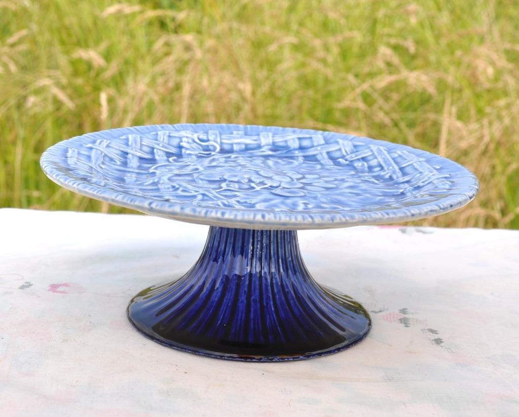 plat a tarte sur pied barbotine decor raisin, Enlèvement ou Envoi