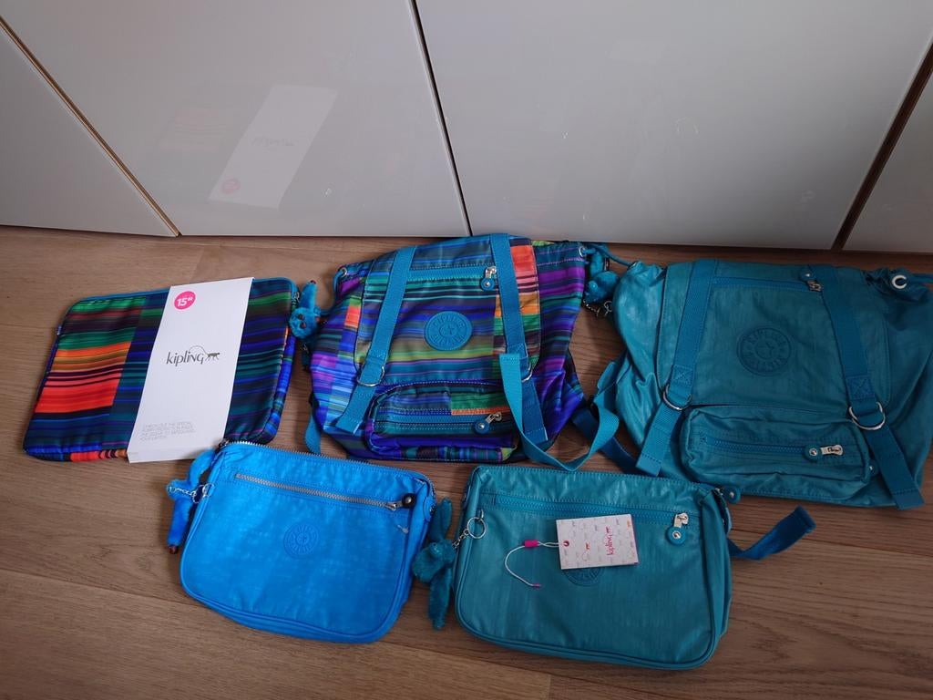 Kipling rugzakken, toiletzaken en laptop sleeve NIEUW, Enlèvement ou Envoi, Kipling
