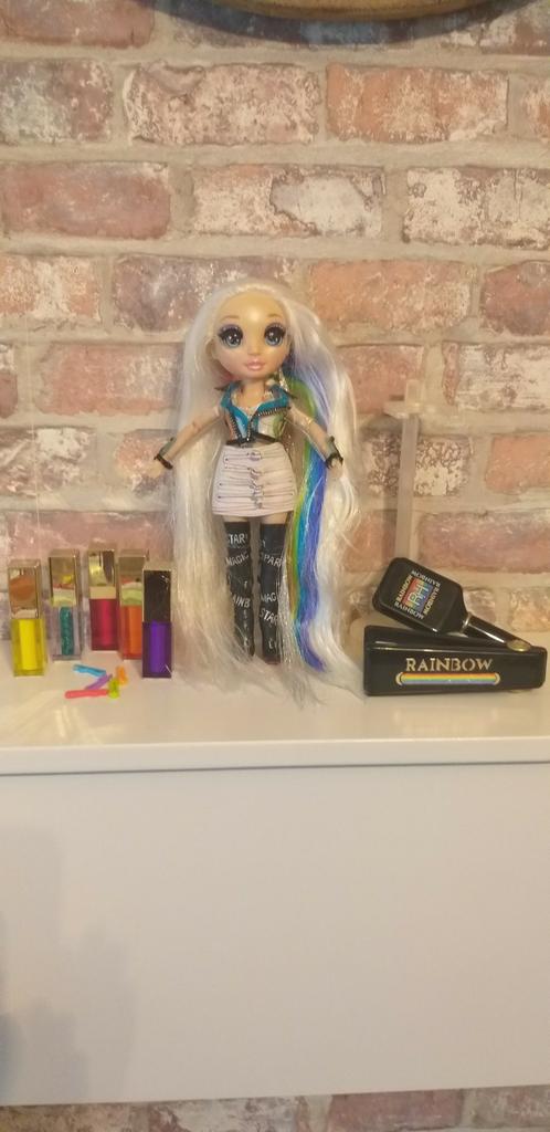 Rainbow High Pop, Enlèvement ou Envoi, Poupée
